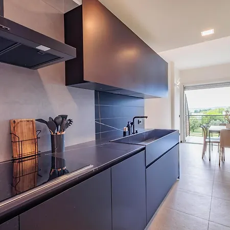 Guesthost - Belvedere Apartman *